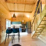 Apartament Elleria's House *