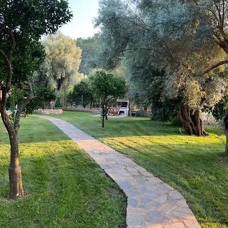 Elleria's House شقة