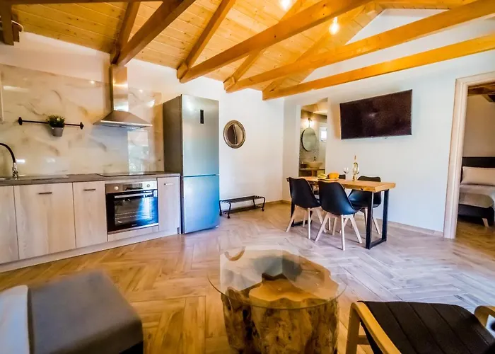 Elleria's House Апартаменты *