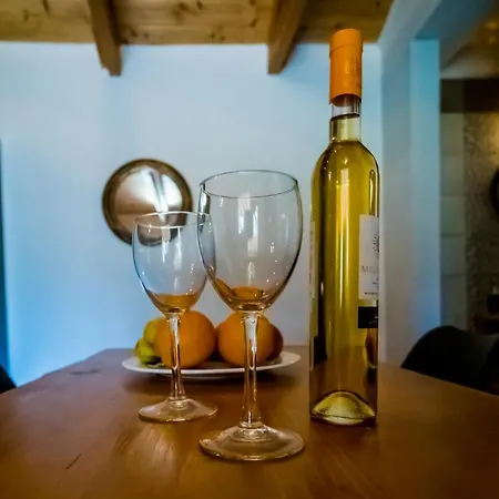 Elleria's House Apartment
