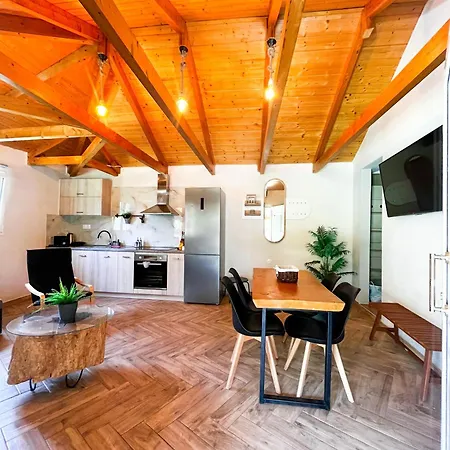 Apartment Elleria's House Frinion
